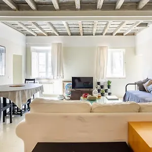 Authentic Monti 5 Mins From Colosseum Rome